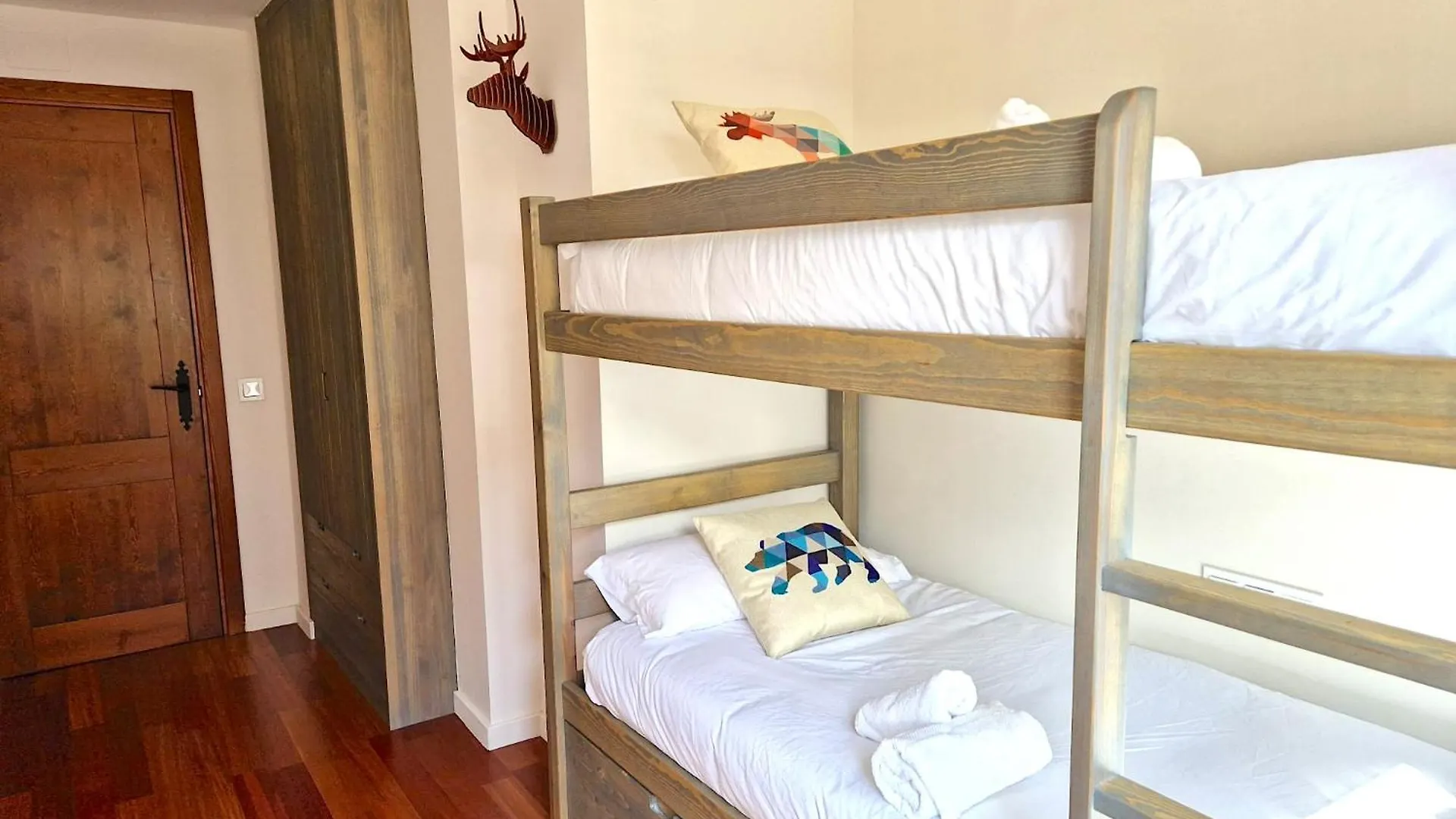 Apartament Lluminos Amb Vistes By Rural D'Aneu Esterri D'Aneu Spain